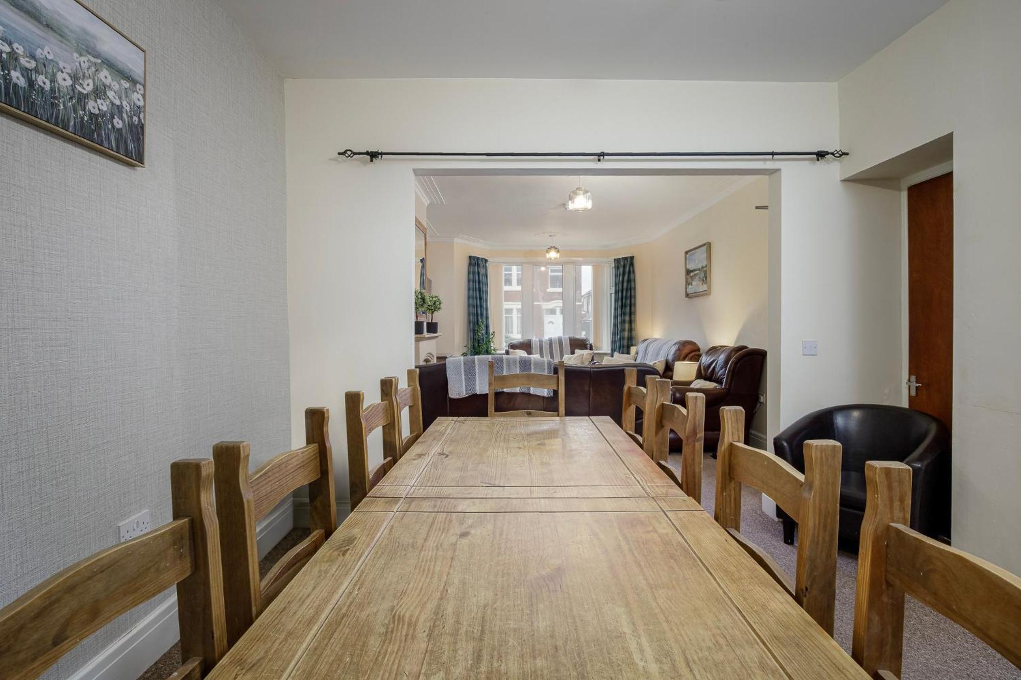Arnside - Spacious 10-Bedroom Seaside Cottage Blackpool Exterior photo