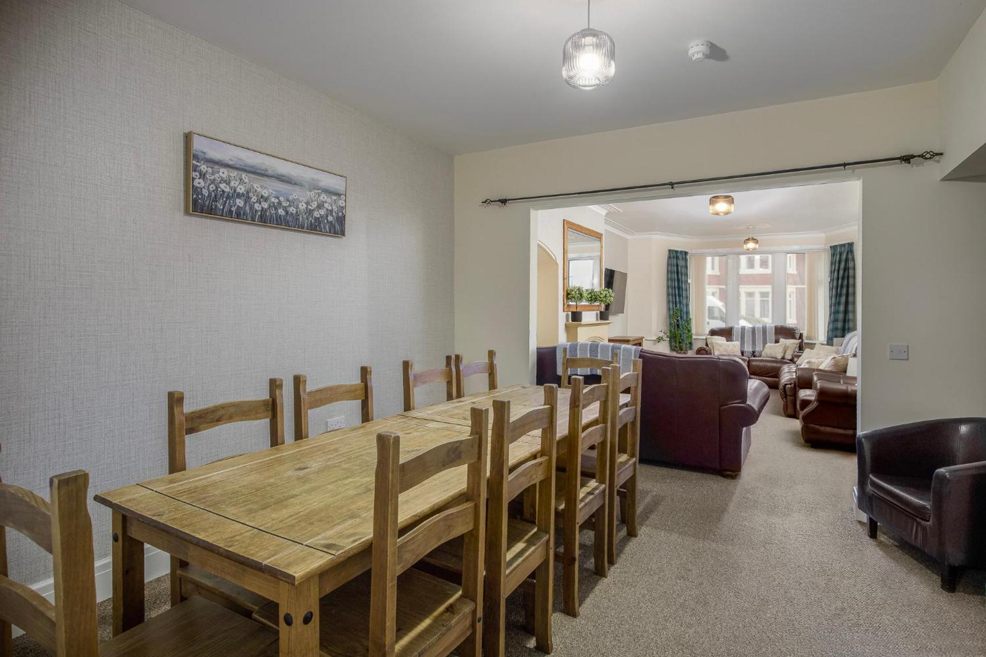 Arnside - Spacious 10-Bedroom Seaside Cottage Blackpool Exterior photo