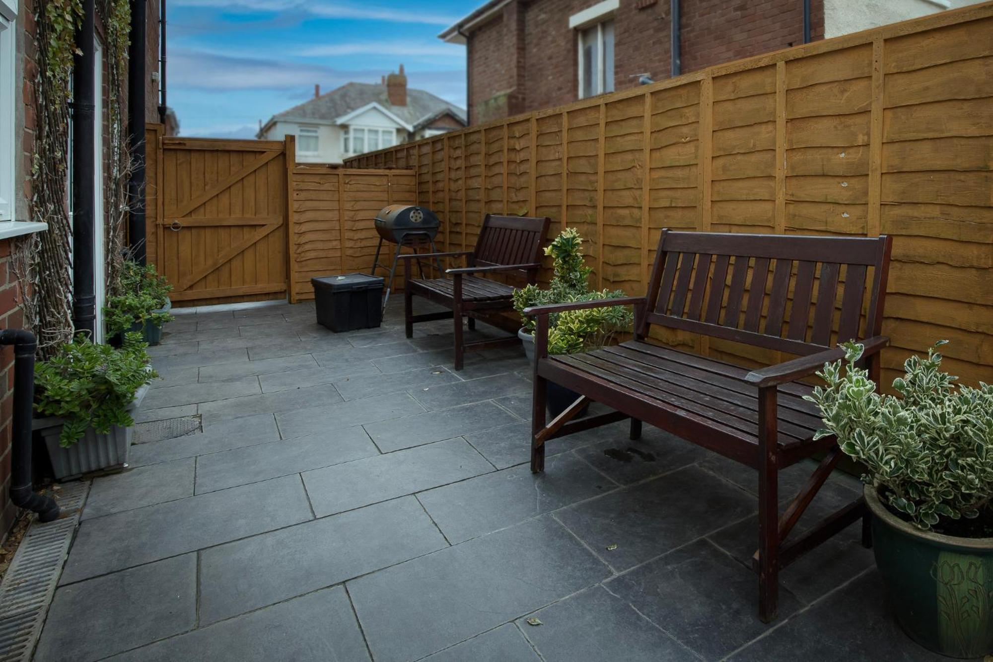 Arnside - Spacious 10-Bedroom Seaside Cottage Blackpool Exterior photo