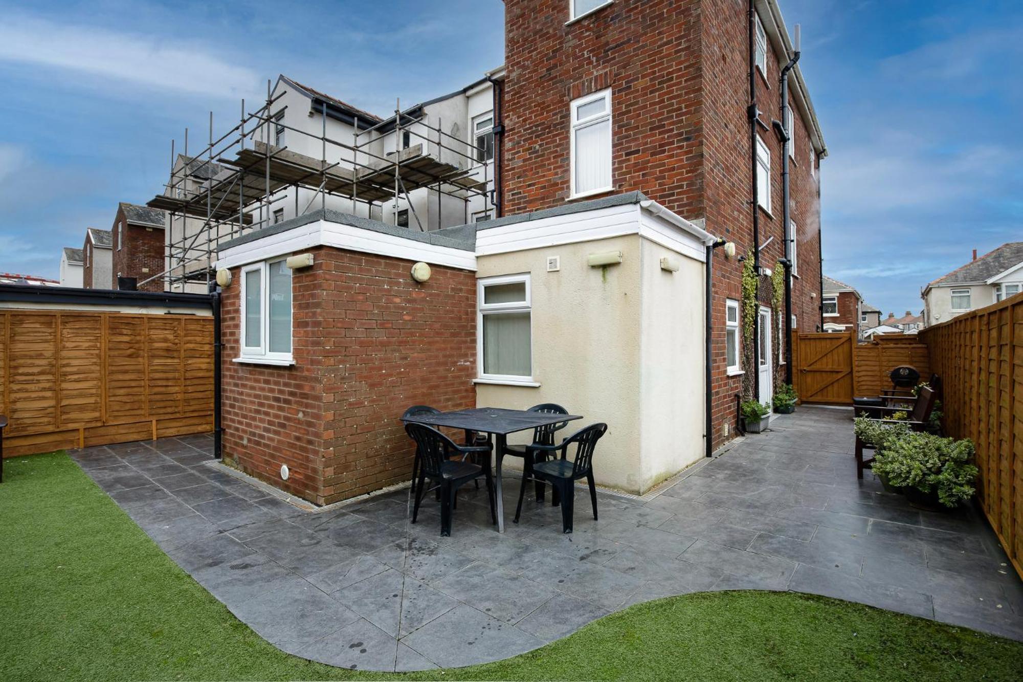 Arnside - Spacious 10-Bedroom Seaside Cottage Blackpool Exterior photo