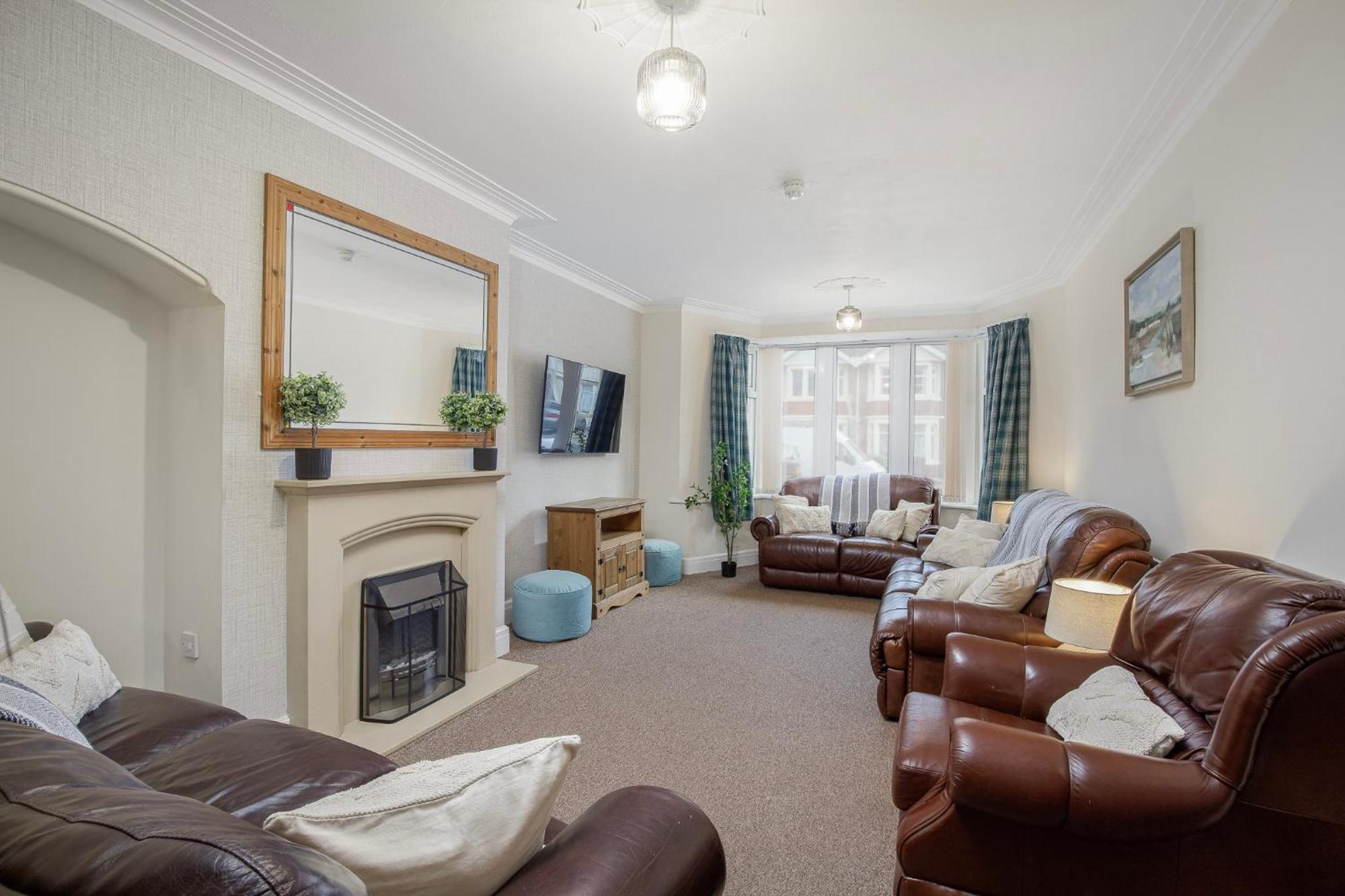 Arnside - Spacious 10-Bedroom Seaside Cottage Blackpool Exterior photo
