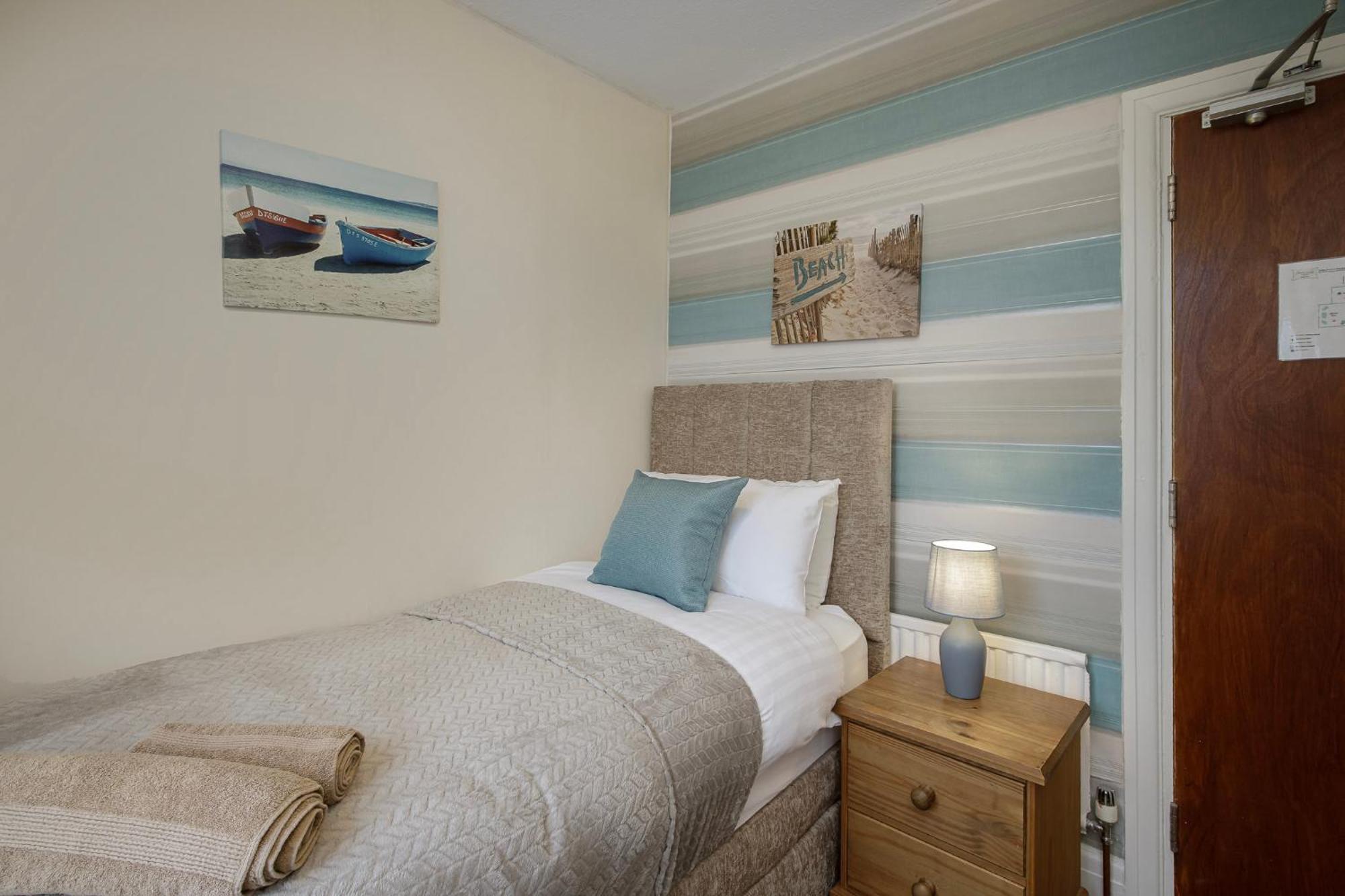 Arnside - Spacious 10-Bedroom Seaside Cottage Blackpool Exterior photo